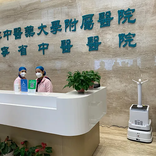 autoxing-disinfection-robot